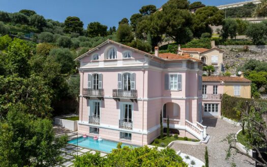 Beaulieu-sur-Mer | Prestigious Sea Front Villa with Pool
