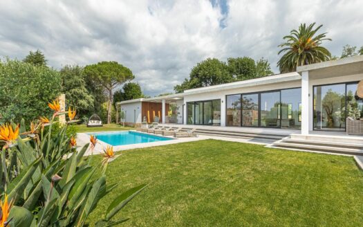 Contemporary 5 Bedrooms Villa in Biot