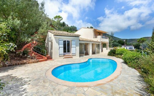 Sea View Renovated Villa in Théoule-sur-Mer