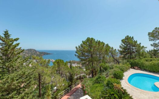 Sea View Renovated Villa in Théoule-sur-Mer
