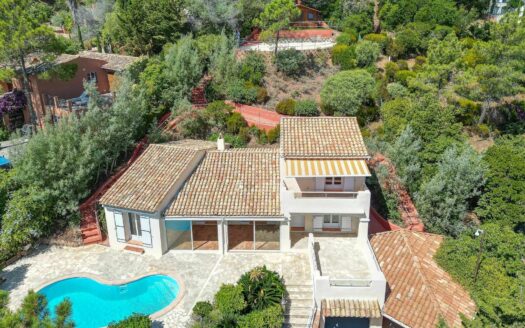 Sea View Renovated Villa in Théoule-sur-Mer