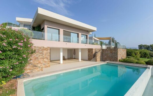 Modern Villa with Panoramic Sea Views in Private Domain in Antibes