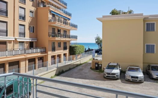 Cap Martin – Town Center, Peaceful Setting, Walking Distance to the Beach