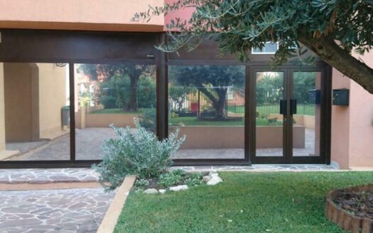 Le Titien – Office with Display Window