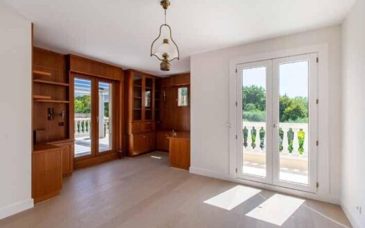 Villefranche-sur-Mer – Neo-Provençal Villa with Pool & Garden