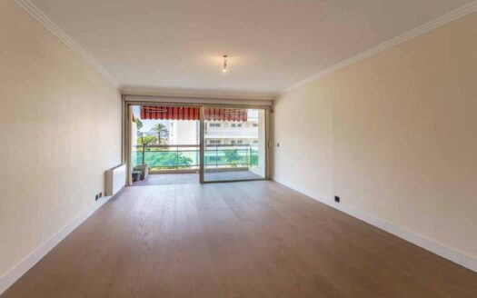 Nice Cimiez – Renovated 4-Room Apartment with Terrace & Garage