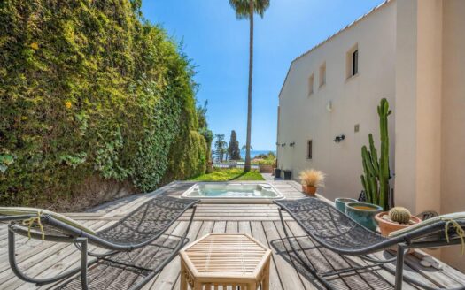 Elegant semi detached – Sea View, Flat Garden & Walking Distance to the Beach