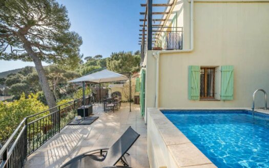 Eze : Semi detached house for sale