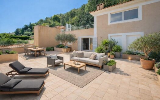 Exceptional apartment in Èze – Panoramic sea & village view