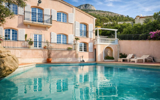 Cap d’Ail – Prestigious Neo-Provençal Villa with Panoramic Sea View