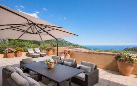 Exceptional apartment in Èze – Panoramic sea & village view