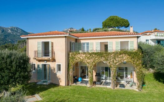 Mediterranean Villa with Panoramic View in Menton