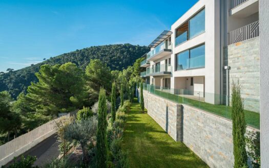 Beautiful Contemporary Seafront Villa – To Be Finished and Customized to Your Taste