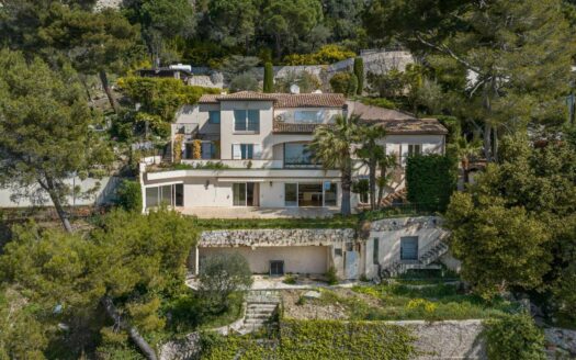 Exceptional house in Èze with breathtaking views