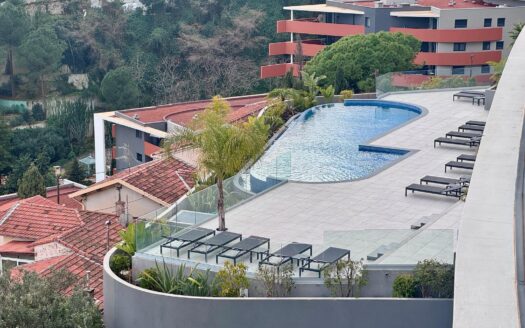 Magnificent and Spacious Apartment to Renovate – Breathtaking Views of Monaco and the Sea