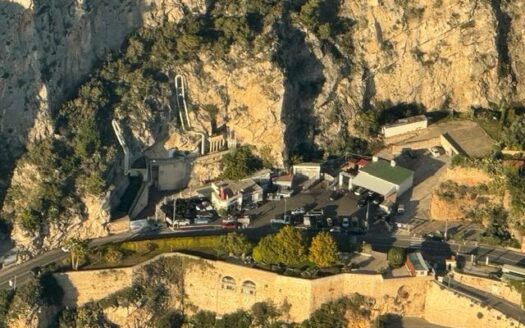 Commercial Property for Sale with Operating Garage | Cap d’Ail