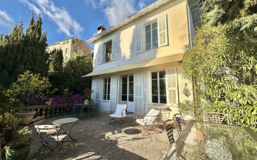 Rare opportunity: peaceful 5-room house with stunning views