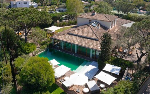 Luxury 5-Bedroom Villa for Seasonal Rent | Route de Tahiti, Saint-Tropez