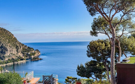 Èze Bord de Mer – Contemporary villa with refined lines and infinite panorama