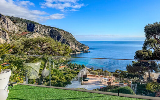 Èze Bord de Mer – Contemporary villa with refined lines and infinite panorama