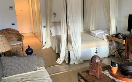 MONTE CARLO | BUCKINGHAM PALACE | STUDIO