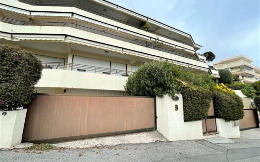 ROQUEBRUNE CAP MARTIN | SEA VIEW| 4 ROOMS WITH TERRACE, GARDEN AND PRIVATE POOL