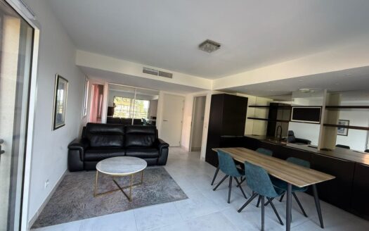 EZE – 2-Room Apartment with Swimming Pool